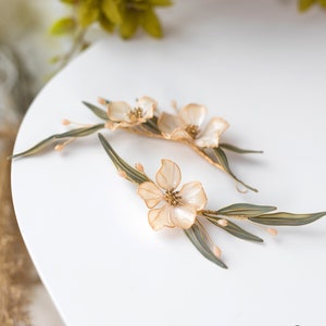 Bridal Hair Comb, Bridal Hair Piece, Bridal headpiece, Flower Hair Comb, Bridal Hair Clip, Floral Comb - Blossom