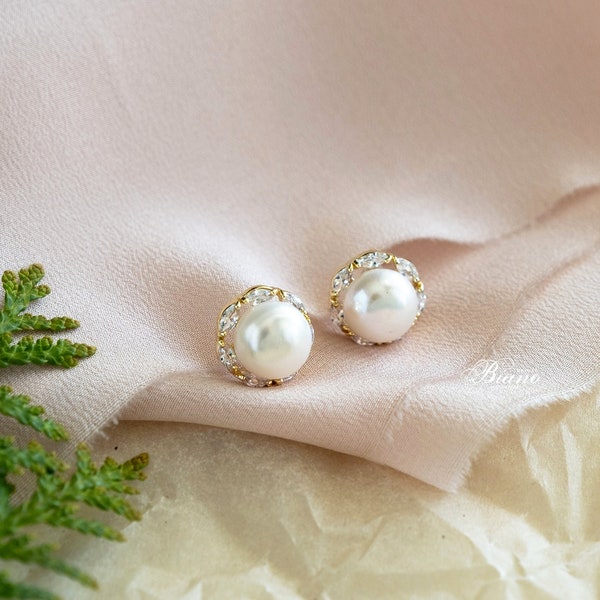 Gold earrings pearl, Wedding Earrings, Bridal earrings, Freshwater pearl earrings, Pearl jewelry, Delicate earrings - Emersyn