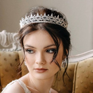 Bruiloft tiara voor bruid, bruiloft kroon zilver, bruids tiara, bruiloft haaraccessoire, kristallen bruiloft tiara, zirkonia tiara - Etta