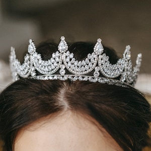 Zirconia Tiara for Bride, Bridal Tiara in silver/gold, Crown Wedding, Wedding Diadem, Wedding Headpiece- Miriam