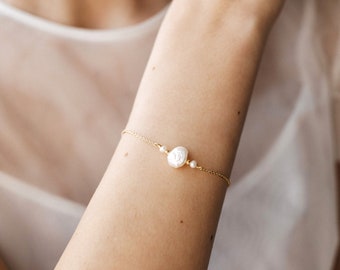 Bracelet minimaliste, Bracelet de mariée, Bijoux de perles baroques pour la mariée, Bracelet de perles de mariage - Alessandra