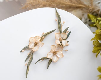 Bridal Hair Comb, Bridal Hair Piece, Bridal headpiece, Flower Hair Comb, Bridal Hair Clip, Floral Comb - Blossom