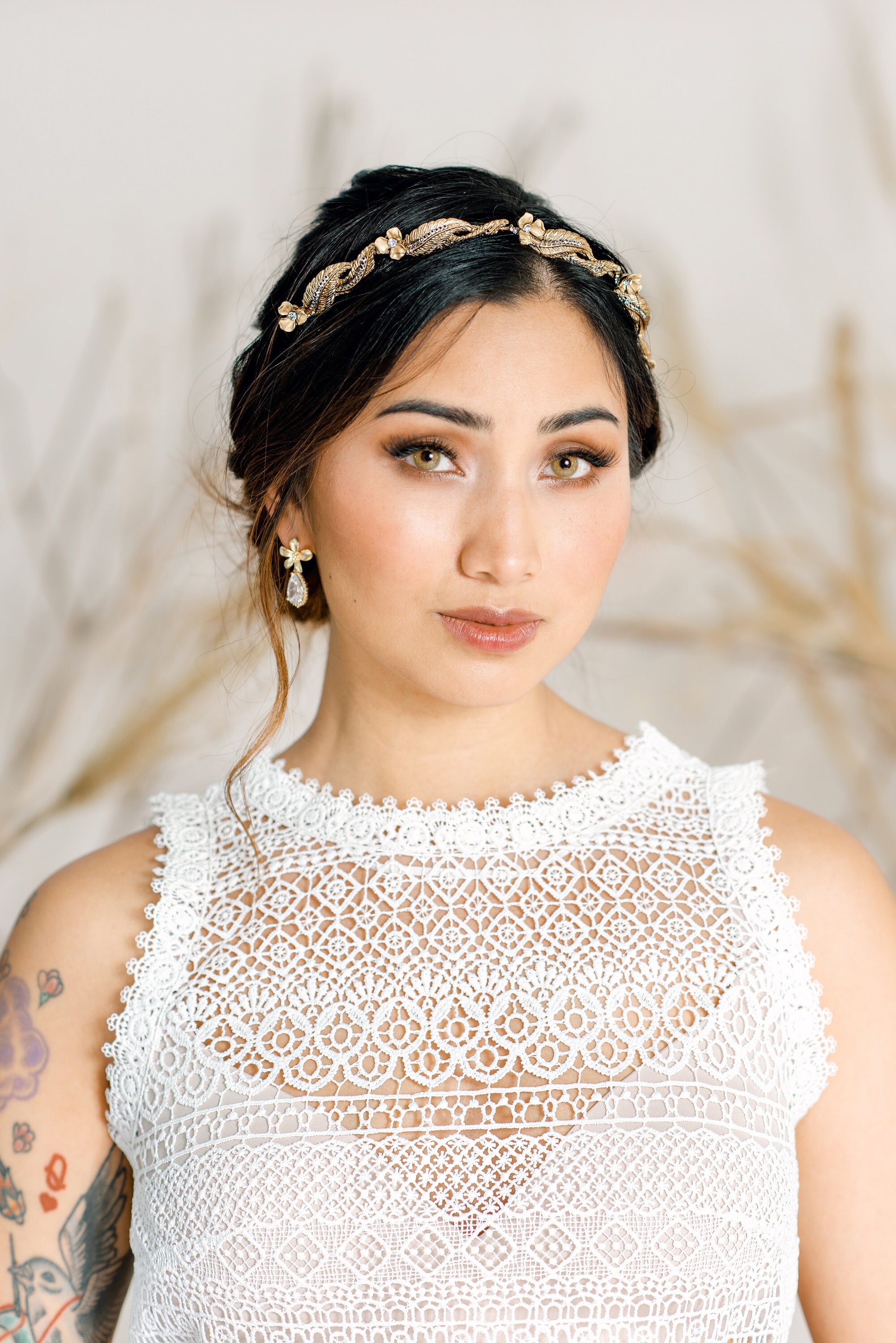 Wedding headband gold, Tiara for brides, Bridal tiara flowers, Delicate wedding headpiece, Leaf tiara, Bridal Crown - Megie