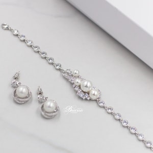 Bracelet for Bride, Jewelry set crystal, Pearl Wedding Bracelet, Silver bridal bracelet, Crystal Bridal Bracelet - Aurora