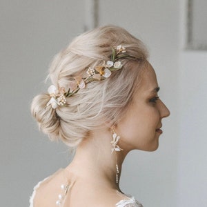 Braut Haarkamm zart, Braut Haarkamm, weiße Blume Haarteil, Floral Braut Haarspange, Hochzeit Haarschmuck - Layla