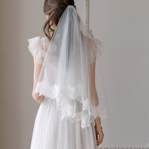 Wedding veil short, Ready to ship veil, Elbow length Bridal Veil, Ivory lace veil, Blusher veil, Shoulder Veil