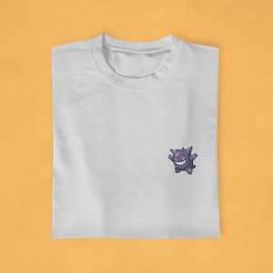 Maglietta in cotone ricamata Gengar, maglietta Pokémon carina e spettrale, maglietta unisex minimalista, maglietta nostalgica dei cartoni animati, regali per lei/lui