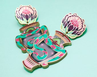 A-VASE-IS-A-VASE ++ gold statement acrylic earrings oldschool style tattoo vintage gold rockabilly ancient greek vase flower snakes