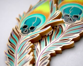 THE PEACOCKS EYE ++ gold statement acrylic earrings oldschool style tattoo vintage gold punk peacockfeather feather laser cut