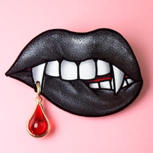THIRSTY ++ gold statement acrylic brooch oldschool style tattoo jewelry pin vampire dracula mouth theeth blood drop gothic