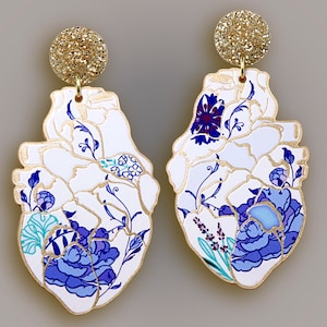 BROKEN IS BEAUTIFUL ++ gold statement acrylic earrings kintsugi porcelain style vintage gold anatomical heart