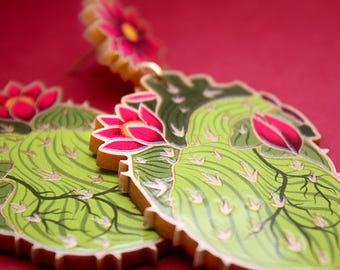 Heart Cactus Earrings Gold – Anatomical Statement Jewelry – Botanical Tattoo Style – Gold Acrylic Lasercut – Protection Strength – Edgy Gift