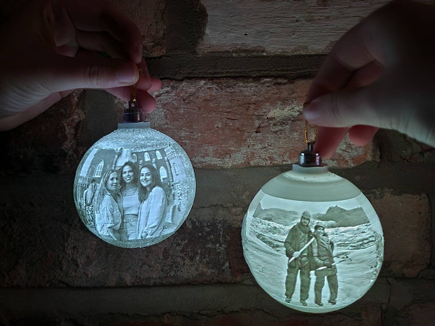 Christmas Personalised photo bauble with stand- lithophane ornament - custom made with photos - 3D printed light up baubles, tree ornament