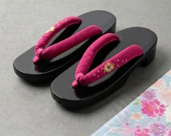 Women Geta Sandals, Japanese Traditional Wooden Shoes, Uchiwa Fan: Women Yukata Accessory Gift Set