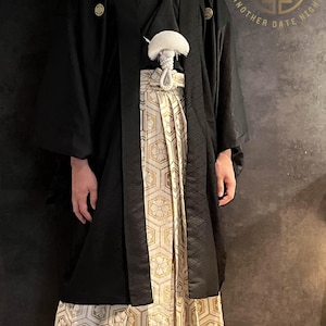 Pantaloni Hakama da uomo in oro e bianco: stile kimono giapponese