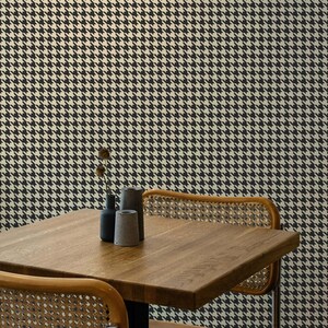 Hahnentritt-Tapete in Beige und Schwarz / Schälen und aufkleben / Traditionell / Americana / Bauernhaus / Vintage / Minimal / Modern