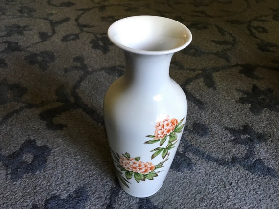 AK Kaiser Porzellan Vintage White Floral Vase, Rosana, Made in