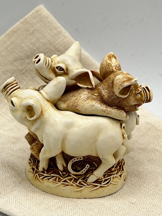 ハーモニー・キングダムの「ホッグ・ヘブン」トレジャー・ジェストの