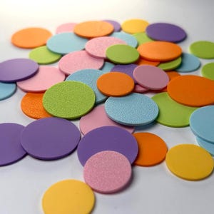Buntes Konfetti aus PLA – 50 Stück Streudeko für Geburtstag, Kinderparty, Kindergeburtstag & DIY – nachhaltig und plastikfrei