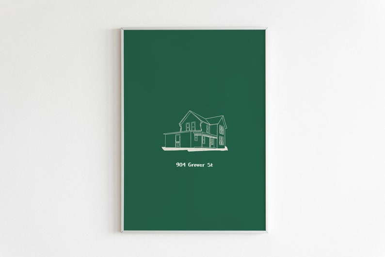 Pu&ograve; includere: Un poster verde con un disegno a linea bianca di una casa con l'indirizzo 904 Grover St.