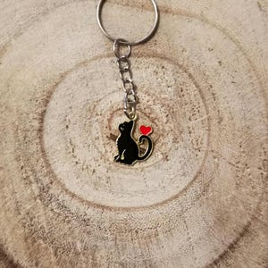 Cat with heart keychain | Keychain | Keyring | Charm | Pendant for keys and bags for pet fans and cat lovers