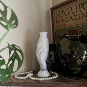 Vintage Avon 1960&#39;s Milk Glass Hand Holding Vase, Art Deco