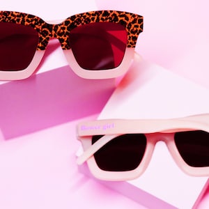 Personalized Beach Flower Girl Sunglasses / Custom Kids Pool Party Favors / Stylish Young Girls Sunglasses Gift