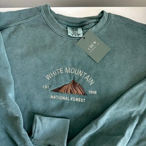 White Mountain National Forest Embroidered Sweatshirt | High Quality | Crewneck | Unisex | Travel | Embroidery | New Hampshire