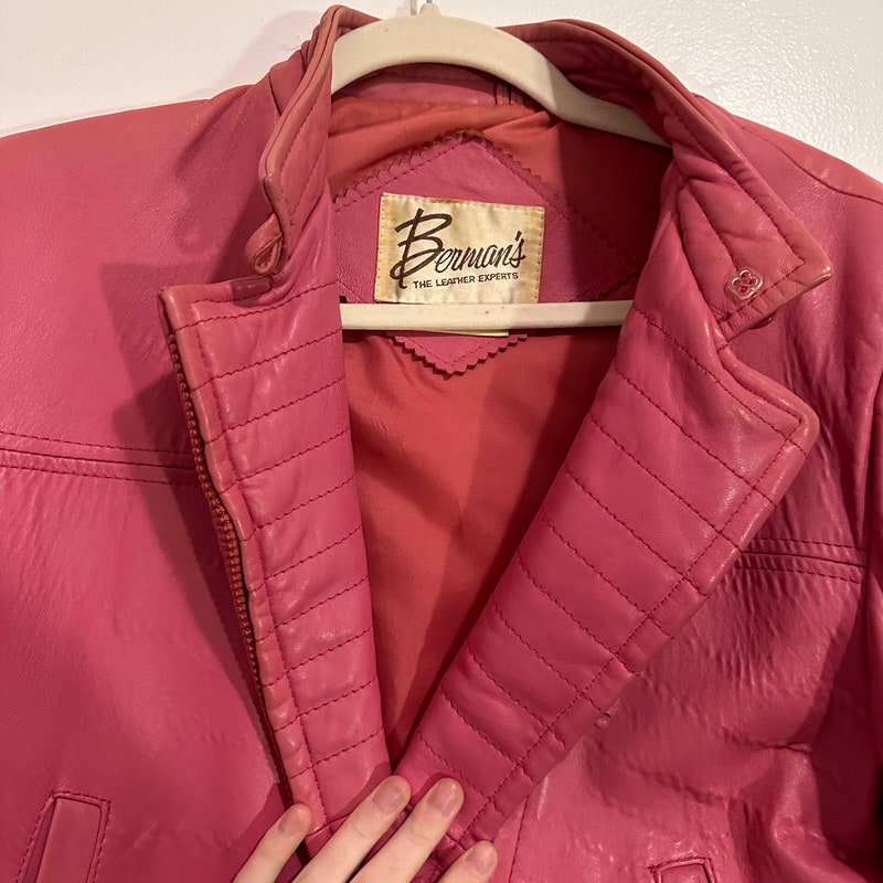 Vintage early 2000s pink leather jacket 🎀