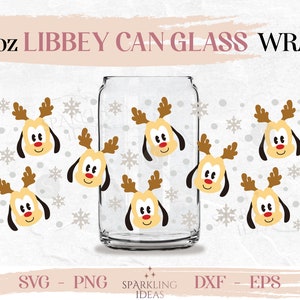 Op de afbeelding: Een digitaal ontwerp voor een 473 ml Libbey-blikglaswikkel met een patroon van cartoon rendierhonden met rode neuzen en gewei. Het ontwerp is op een witte achtergrond met grijze sneeuwvlokken.