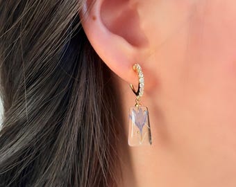 Real Dried Flower No Piercing Ear Clips, 14K Gold Plated Blue Dried Flower Resin Hoop Earrings, Clip on Earrings, Wedding Floral Jewelry