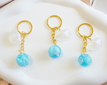 Sky and Cloud  Keychain, Pocket-Size Tranquil Blue Sky and White Fluffy Cloud Resin Keyring, Carry Good Vibes Everywhere, Gift Idea