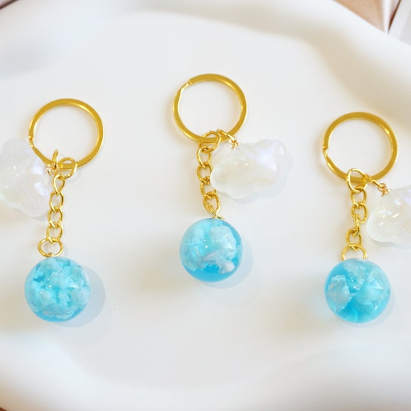 Sky and Cloud  Keychain, Pocket-Size Tranquil Blue Sky and White Fluffy Cloud Resin Keyring, Carry Good Vibes Everywhere, Gift Idea