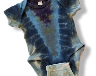 Rabbit Skins Blue Wedge Newborn Baby Tie Dye BodySuit/Tie Dye Baby Onesie