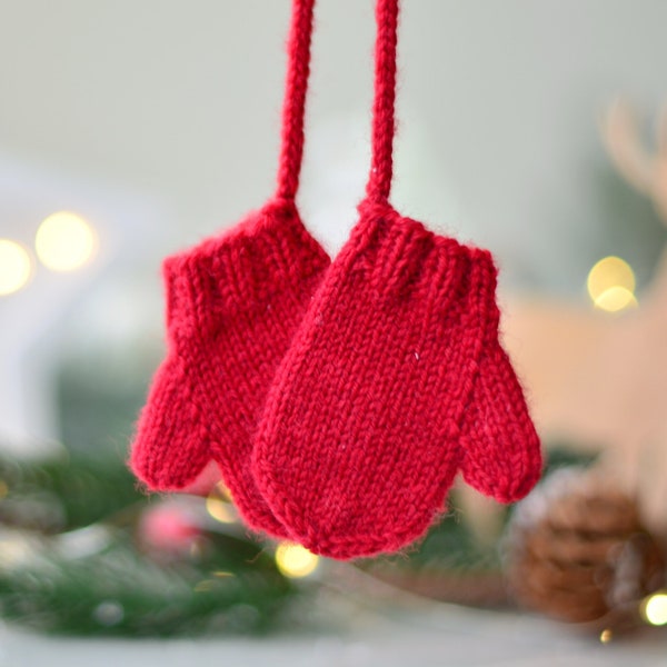 Christmas ornaments - mini mittens KNITTING PATTERN