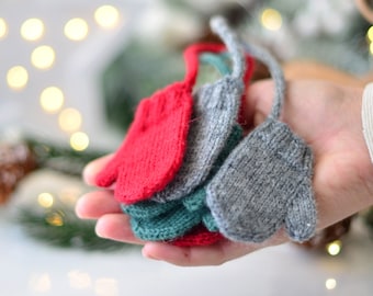 KNITTING PATTERN christmas mini mittens - holiday ornaments