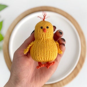 Easter chick easy knitting pattern on two straight needles