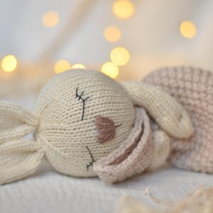 Bunny baby comforter KNITTING PATTERN