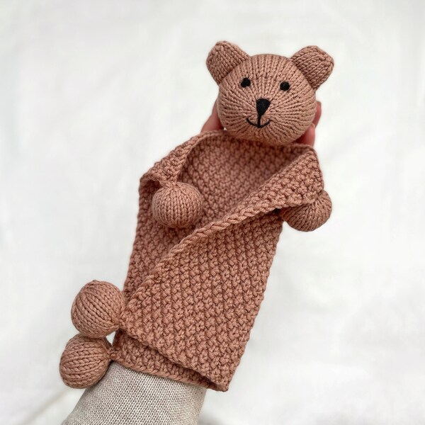 Doudou ours MOTIF TRICOT sur deux aiguilles à tricoter droites