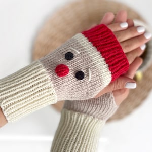 Christmas fingerless gloves for women KNITTING PATTERN