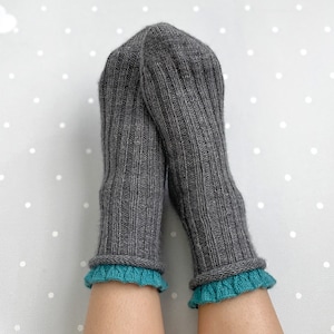 KNITTING PATTERN Cozy women&#39;s socks with ruffles: PDF + photos + videos