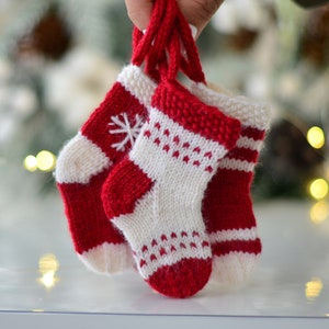 Christmas mini stocking knitting pattern, PDF + photos + videos