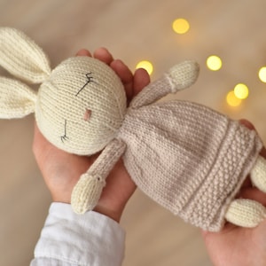 Bunny baby comforter KNITTING PATTERN