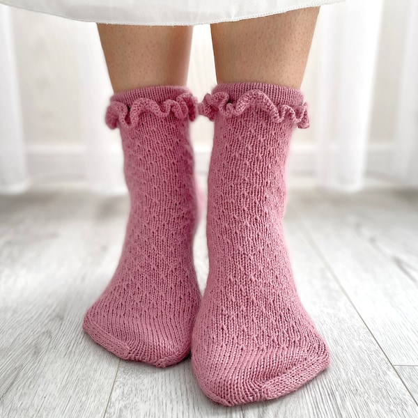Socks with or without ruffles, KNITTING PATTERN, women socks knitting pattern, frills socks knitting pattern