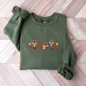 Embroidered Fox Sweatshirt, Fox Shirt, Fox Sweatshirt, Fox Lover Gift, Animal Lover Sweatshirt, Forest Sweatshirt, Cottage Core Sweatshirt