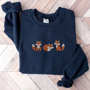 Embroidered Fox Sweatshirt, Fox Shirt, Fox Sweatshirt, Fox Lover Gift, Animal Lover Sweatshirt, Forest Sweatshirt, Cottage Core Sweatshirt