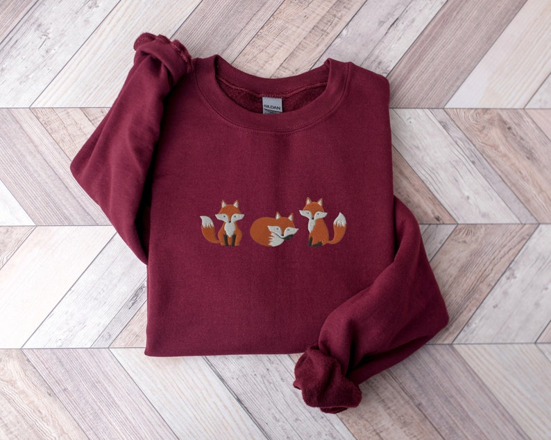 Embroidered Fox Sweatshirt, Fox Shirt, Fox Sweatshirt, Fox Lover Gift, Animal Lover Sweatshirt, Forest Sweatshirt, Cottage Core Sweatshirt