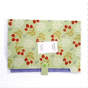 These floral button file folder