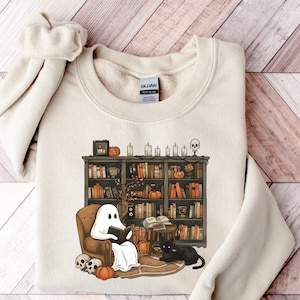 Retro Ghost Reading Sweatshirt, Halloween Librarian Teacher Gift bild 2