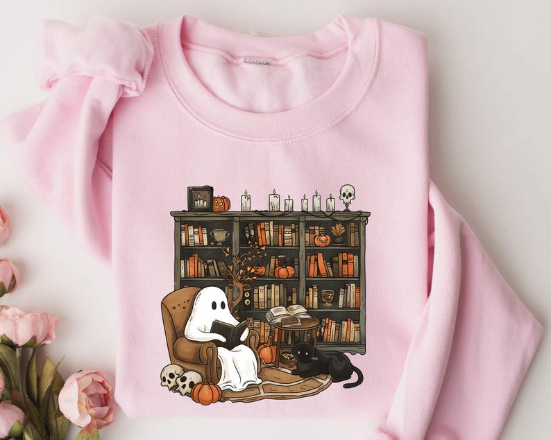 Retro Ghost Reading Sweatshirt, Halloween Librarian Teacher Gift bild 3